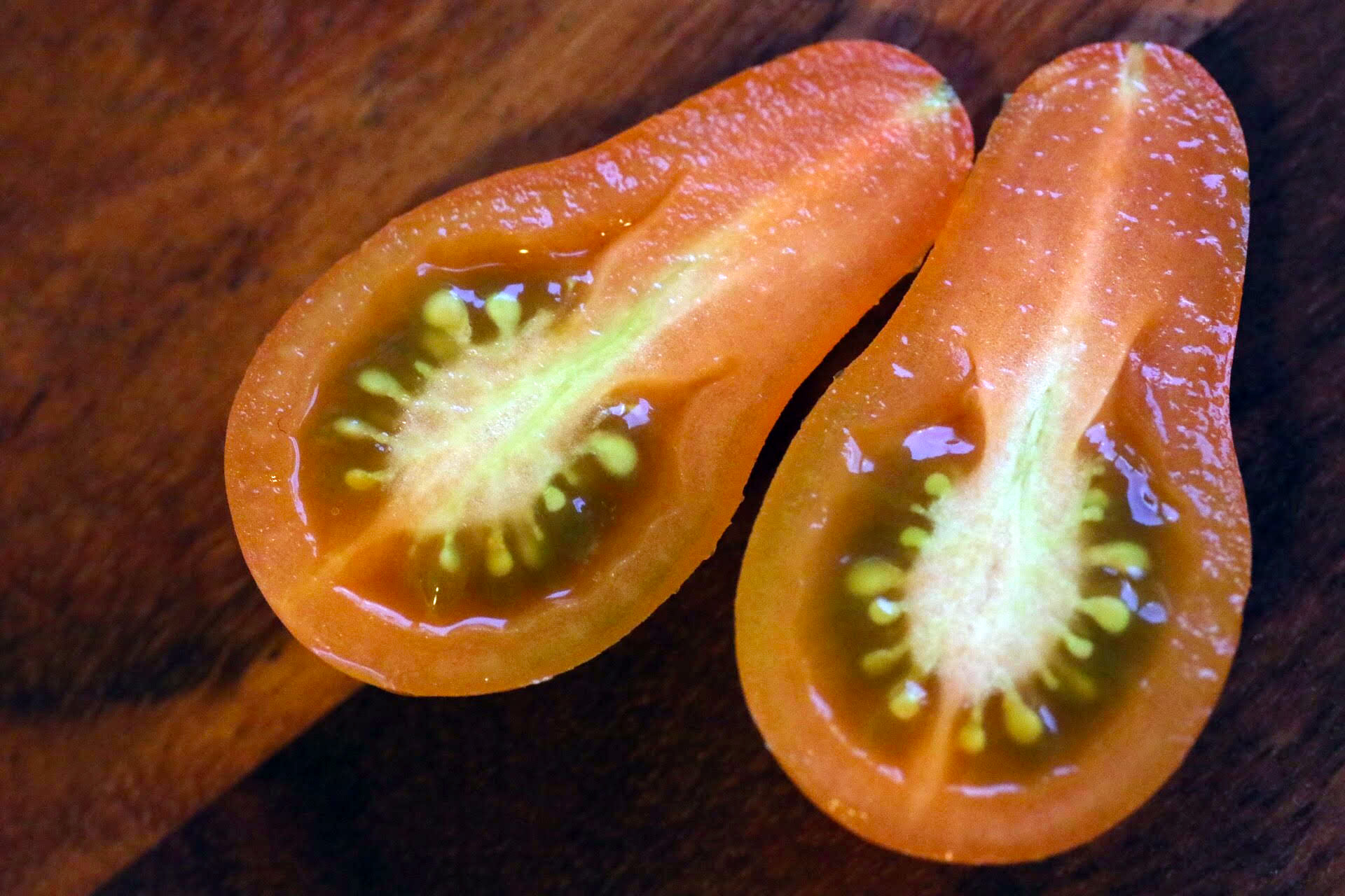 Cherry_Tomate_aufgeschnitten